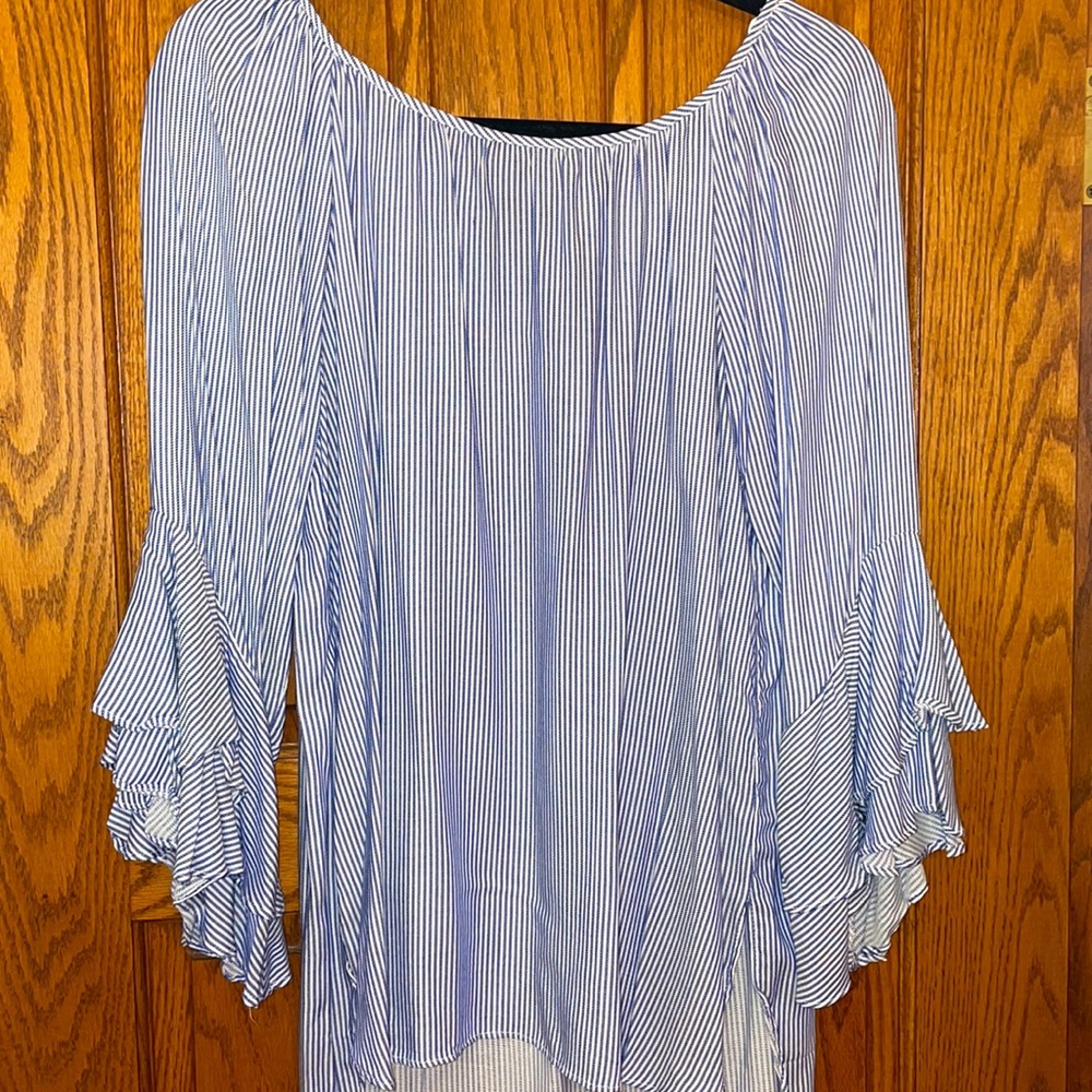 CUPIO top M shirt blouse Blue White stripes 3/4 ruffle sleeve NWT Excellent